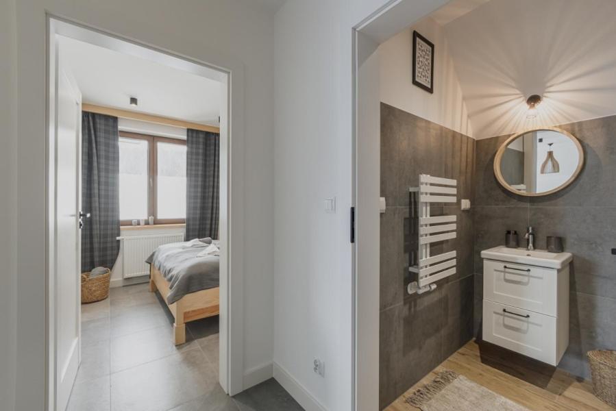Apartment H900 *